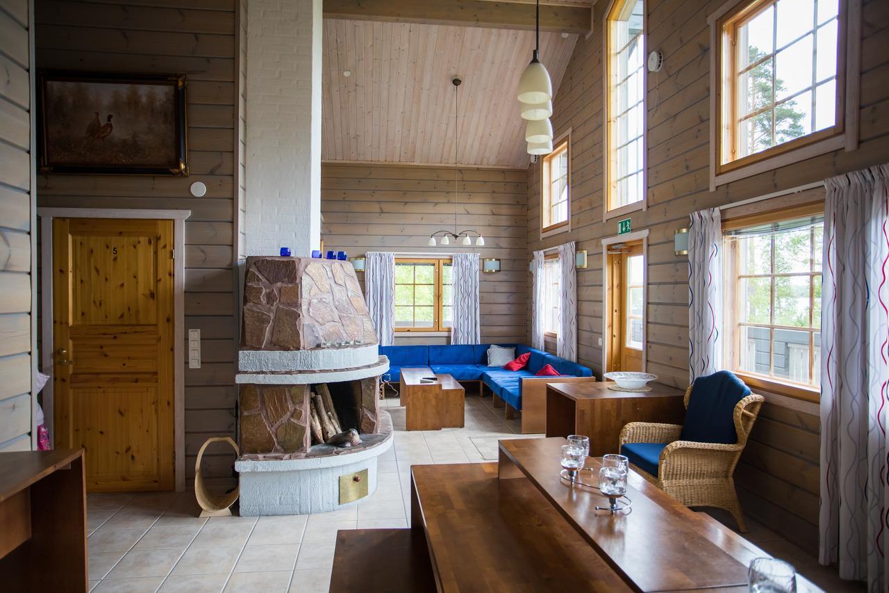 Kuus-Hukkala Hotel Harkala  ภายนอก รูปภาพ